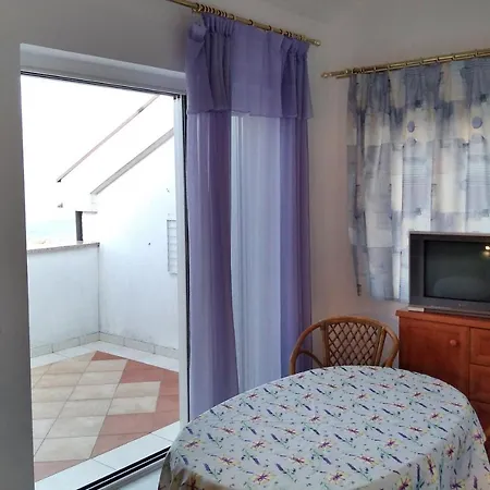 And With Parking Space Njivice, Krk - 5458 Guest house 3*