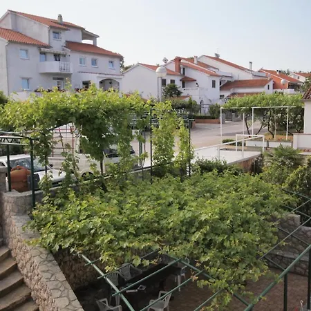 And With Parking Space Njivice, Krk - 5458 Guest house Njivice