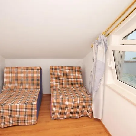 And With Parking Space Njivice, Krk - 5458 Guest house Njivice