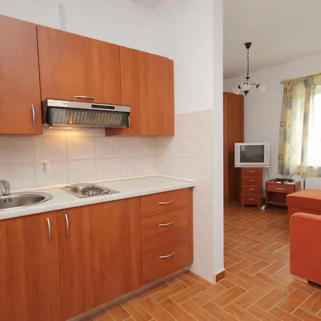 And With Parking Space Njivice, Krk - 5458 Guest house 3*