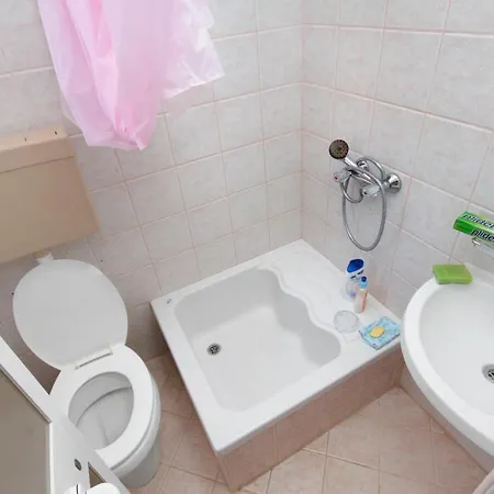 And With Parking Space Njivice, Krk - 5458 Guest house Njivice