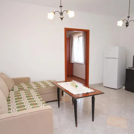 And With Parking Space Njivice, Krk - 5458 Guest house 3*