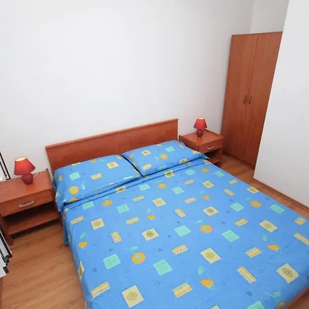 With Parking Space Njivice, Krk - 5458 Appartement