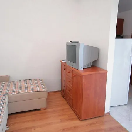 Appartement With Parking Space Njivice, Krk - 5458 *