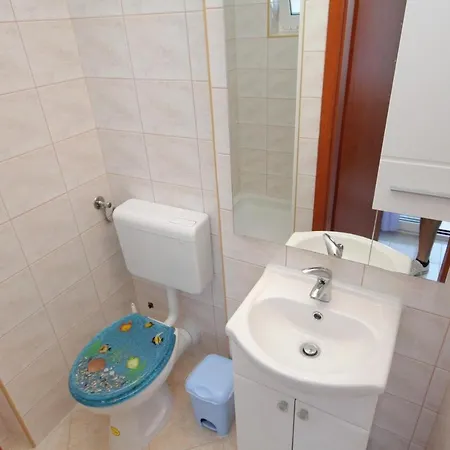 With Parking Space Njivice, Krk - 5458 Apartamento